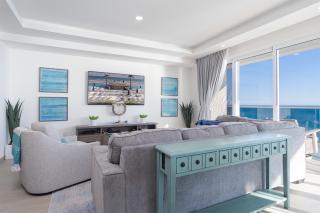 Impressive & beautiful 3 bedroom end unit Ocean Front Encantame C-1901 - 5