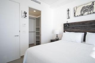 Stay in Luxury/Splash in New Lazy River this Winter Encanatame Towers 902 - 2