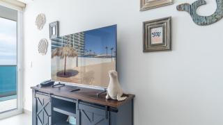 Lavish 1 bedroom Beach Front Condominium Encantame C-1403 - 5
