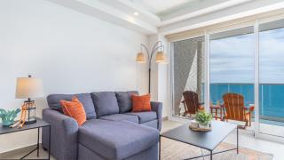 Lavish 1 bedroom Beach Front Condominium Encantame C-1403 - 3