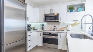 Lavish 1 bedroom Beach Front Condominium Encantame C-1403 - 1