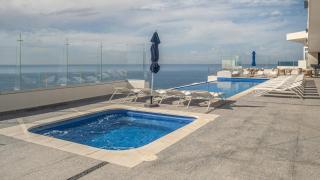 Luxury modern condo at Encantame Towers E1405 - 0