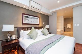 Hint of Luxury at Circa - 3