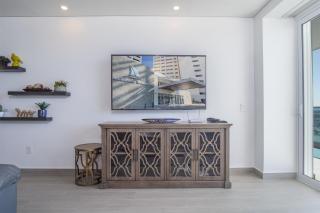 Looking for the perfect scape from the city? Peaceful 2 bedroom condo Verano 804 - 7