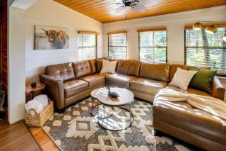 Lake Okeechobee Dockside Cabin with Pool Access - 2