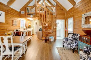 Lake Okeechobee Dockside Cabin with Pool Access - 7