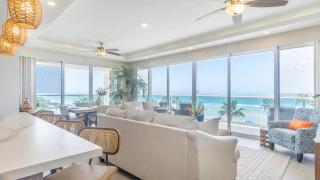 Unique condo by the beach at Encantame Towers C305 - 6