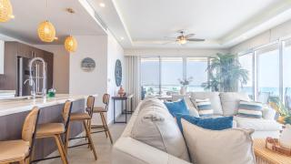 Unique condo by the beach at Encantame Towers C305 - 4