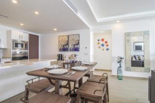 Marvelous 2 bedroom condo Encantame Towers Verano 604 - 3