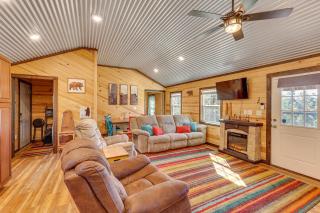 about 1 Mi to Lake Greeson and Ramp Lazy Bear Cabin - 7