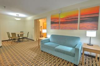 Suite - 2 Queen Beds - 3