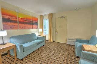 Suite - 2 Queen Beds - 1