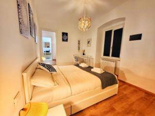 Genova Nervi - 5 minuti dal porticciolo e alla Passeggiata Anita Garibaldi - Vicino alla Fermata dell'Autobus e la Stazione Ferroviaria - 9