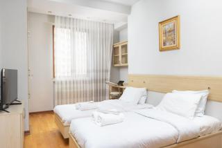 Saryan Street 2 Bedroom Large apt with Balcony - Erevan - 2