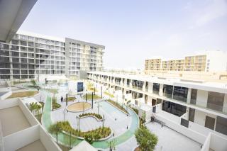 Bloomfields Snug Stu The Gate Masdar - 0