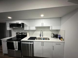 Guest Suite with Private Entry in Calgary - 5