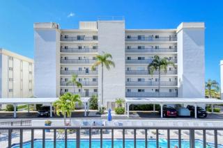 Crescent Royale Condominiums 7C - 8