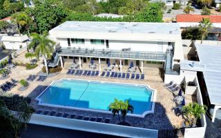 Crescent Royale Condominiums 7E - 9