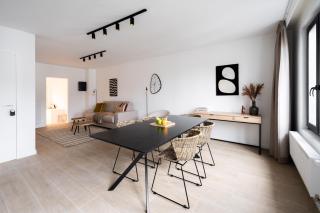 Inviting 5-Person Duplex in Vibrant Antwerp - 7