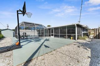 Fresh 5Bedroom with Heated Pool Mins to Siesta Beach - 4