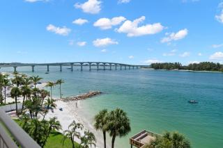 2 Bedroom Beachfront Condo on Clearwater Beach - 9