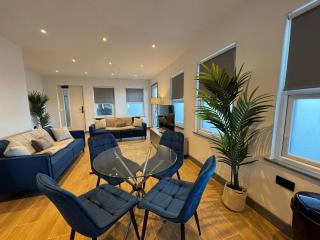 Luxury 2Bed, 2Bath London Getaway - 0