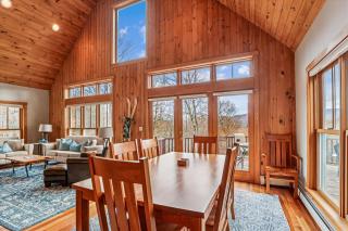 Treetops: 4 br, woodstove, a/c, deck views, firepit, garage, great location - 0