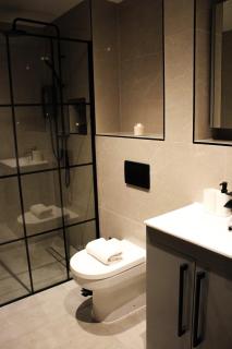 Luxury 2Bed, 2Bath London Getaway - 6