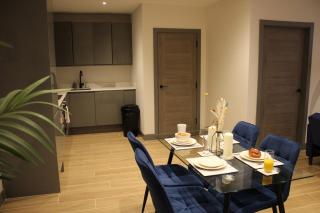 Luxury 2Bed, 2Bath London Getaway - 3