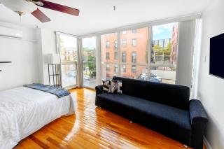Modern 3BR Townhouse with Private Rooftop & Parking Minutes to NYC - 9