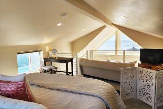Ocean View! Charming Home with Loft, Sleeps 6! Secluded Searose - 2