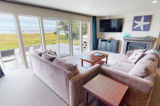 Ocean Front, Amazing Views! Hot Tub! Sandy Seclusion - 7