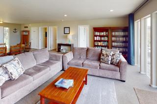 Ocean Front, Amazing Views! Hot Tub! Sandy Seclusion - 5