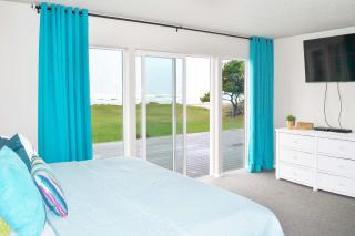 Ocean Front, Amazing Views! Hot Tub! Sandy Seclusion - 3