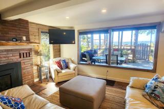 Bayfront Home! Walk to Everything! Hot Tub! Salty Siren - 9