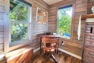 Bayfront Home! Walk to Everything! Hot Tub! Salty Siren - 5