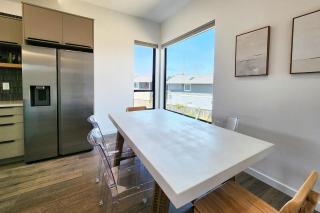 New Townhouse! Hot Tub! Dog Friendly! Salt and Stone - 6