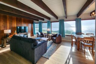 Ocean Front 5 BR Home! Yachats, Walk to Everything! Rio Mar - 0