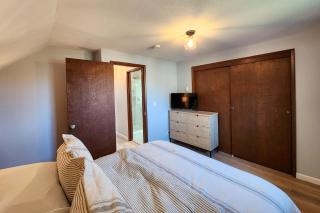 Ocean Front 5 BR Home! Yachats, Walk to Everything! Rio Mar - 1