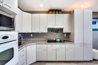 Fish From Your Back Yard! Ocean & Bay View! Hot Tub! Red Door House - 1