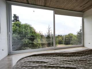 Concrete house overlooking the ocean and beach access - 4