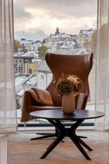 Aurora City Center Suite - City & Mountain View - 7