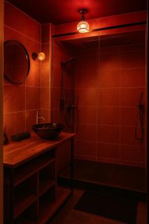 Le baiser 2 Love room du plaisir interdit - 8