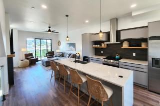 New Townhouse! Hot Tub! Dog Friendly! Short Walk to the Beach! Rainshadow Retreat - 7