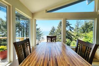 Ocean View in Otter Rock! Wood Stove! Surfing~Otter Rock Hideaway - 5