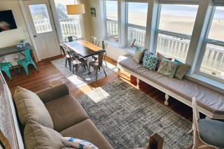 Ocean Front Nye Beach House! Hot Tub! Dog Friendly! - 4