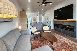 New Townhome! Hot Tub! Dog Friendly! Short Walk to Beach! Northern Lights - 5