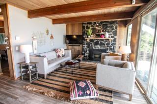 Ocean Front on Miles of Sandy Beach! Boho Shores - 9