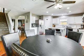 Game Room and Gym! Solar-Powered Home in Houston - 4