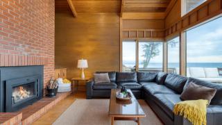 Oceanfront Home w Outdoor Dining 2 Firepits Steps to Beach Salish Sea Escape by AvantStay - 3